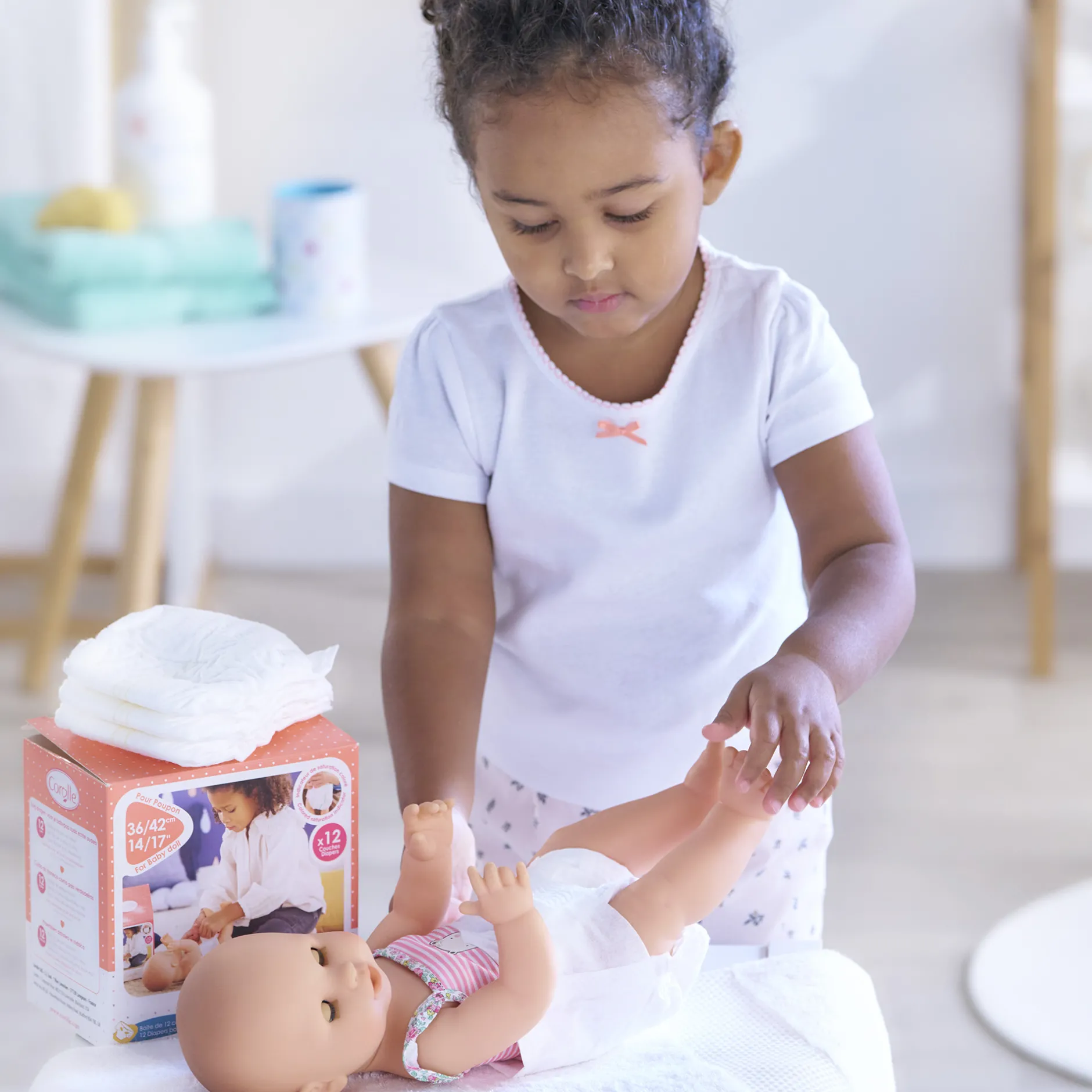 Corolle Boîte de 12 couches pour poupon 36 et 42 cm Best