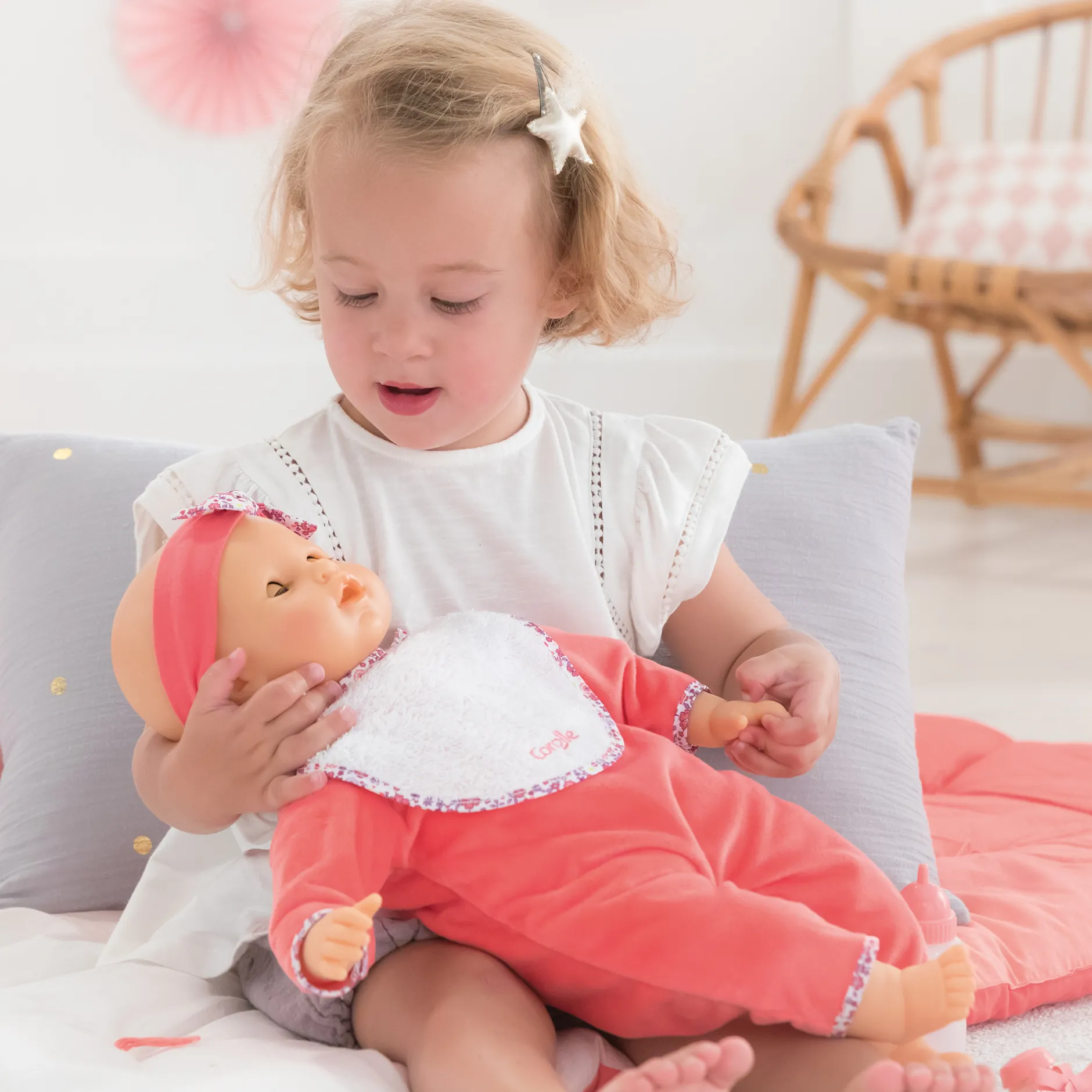 Corolle Lila Chérie se balade en Poussette Canne Sauge Best