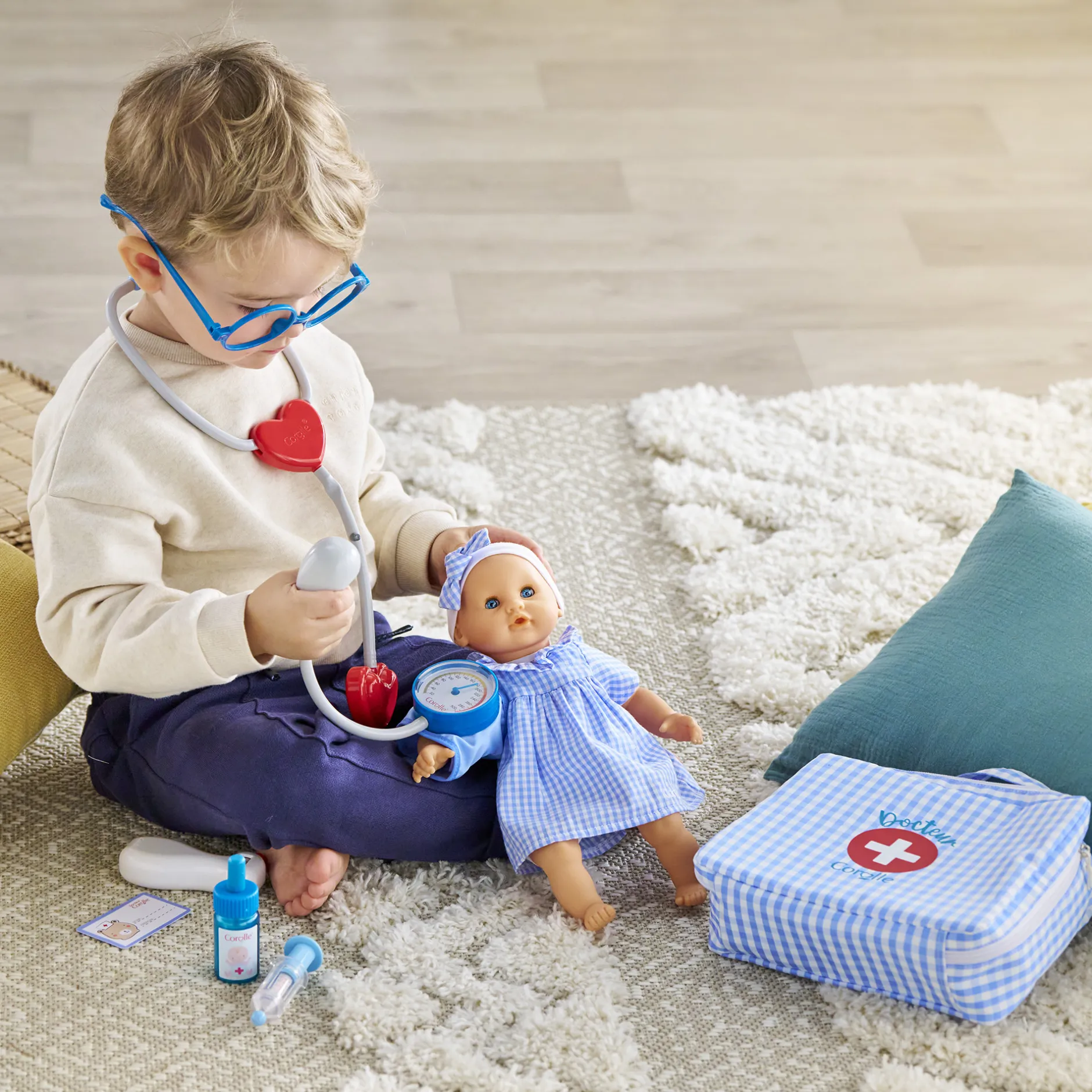 Corolle Mon Bébé Calin Margaux en Fêtes et Valise Docteur New