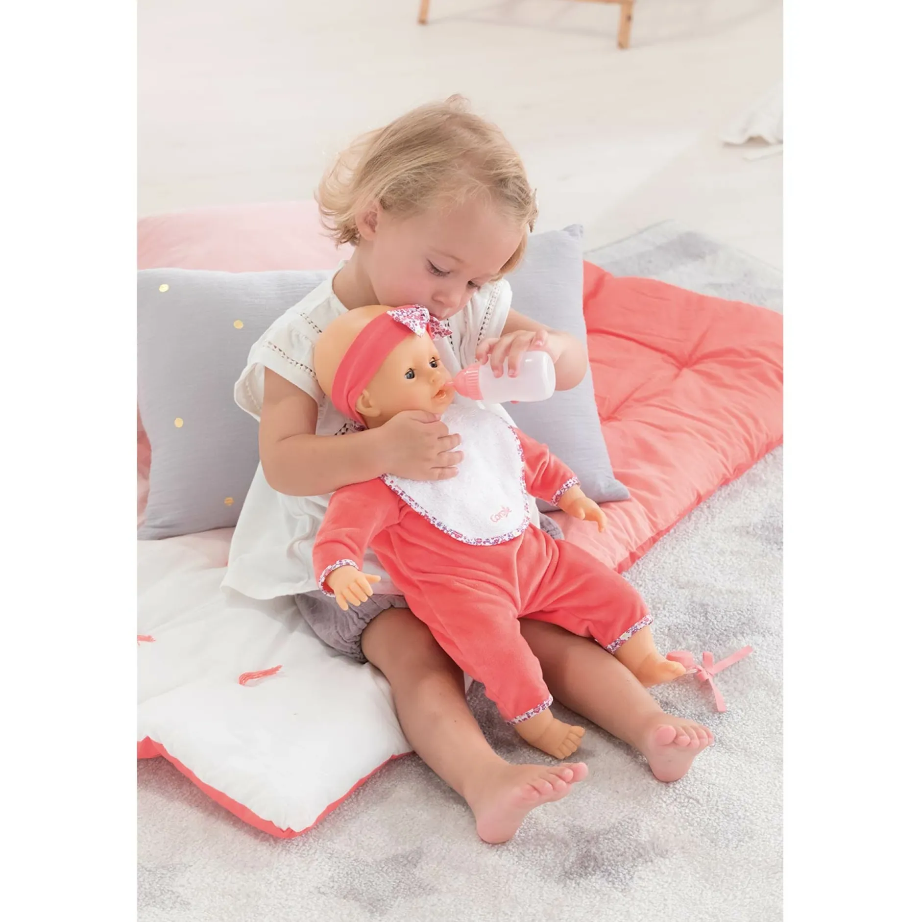 Corolle Poupon Lila Chérie Hot